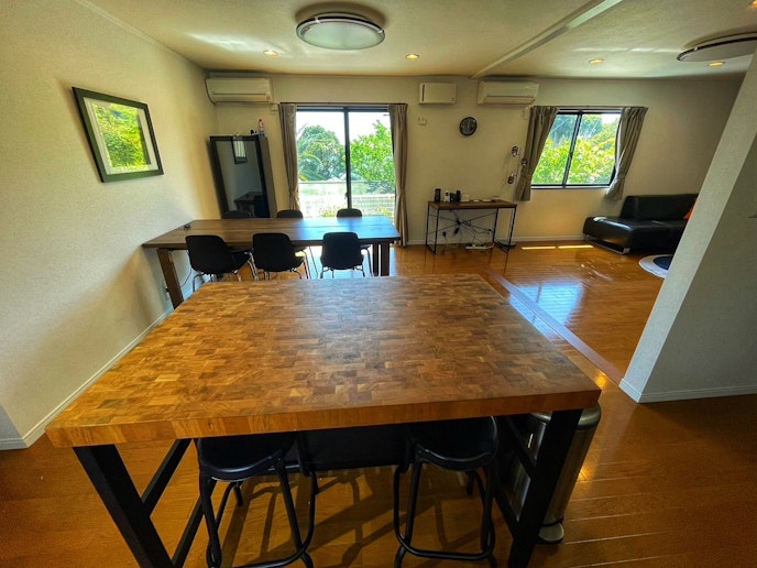 Island kitchen & dinning room
