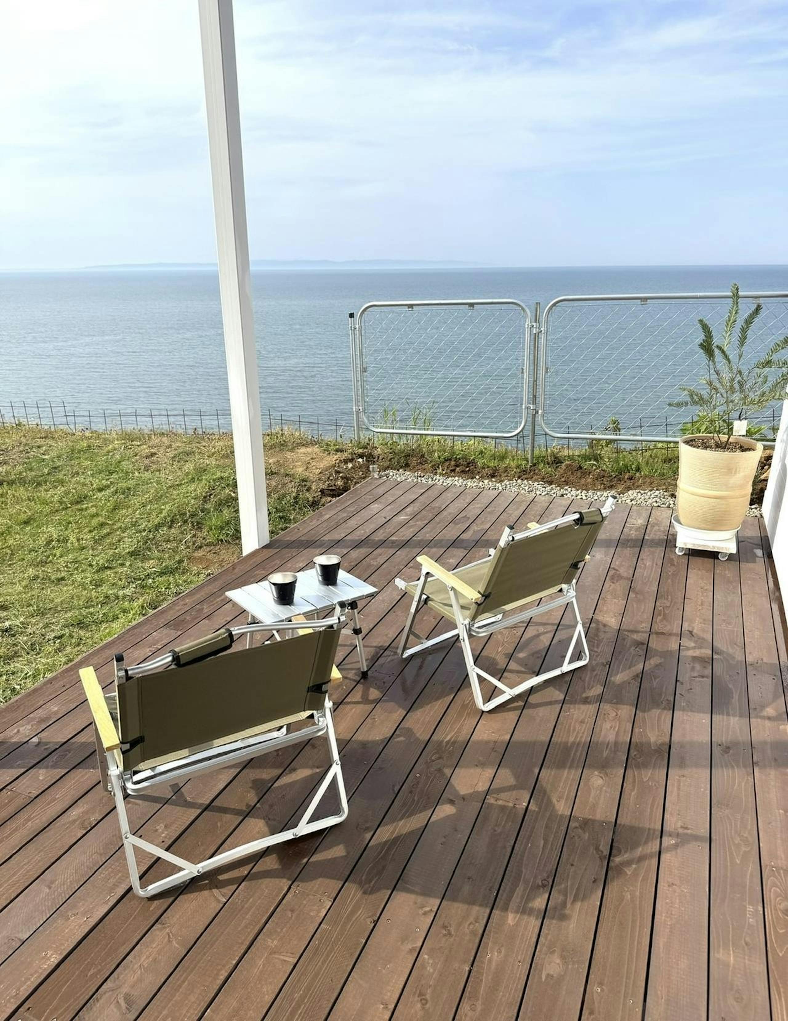 新設、シャワールームからのインフィニティーデッキ