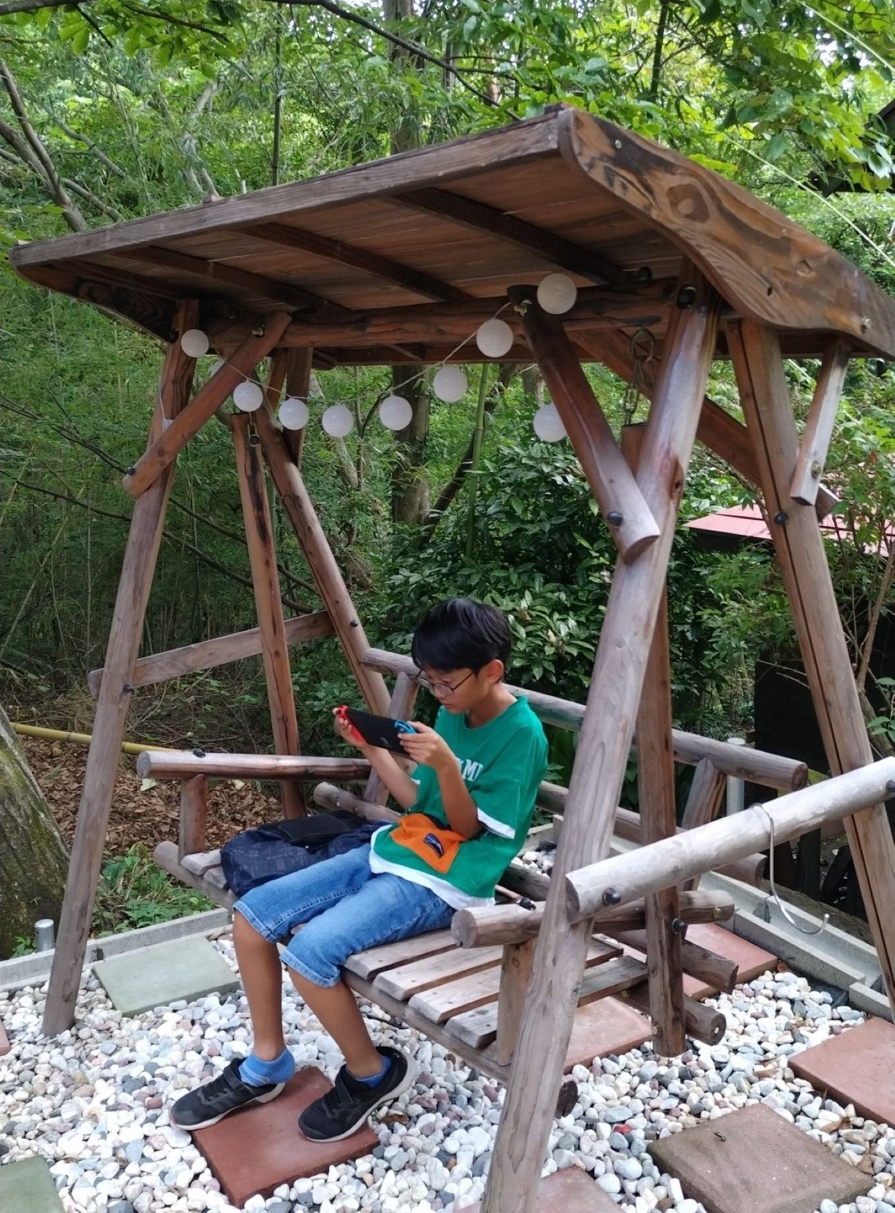 ベンチ式ブランコ