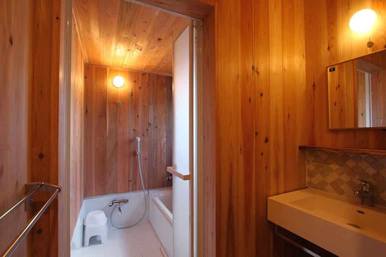 寝室の隣は、サニタリーエリア。...