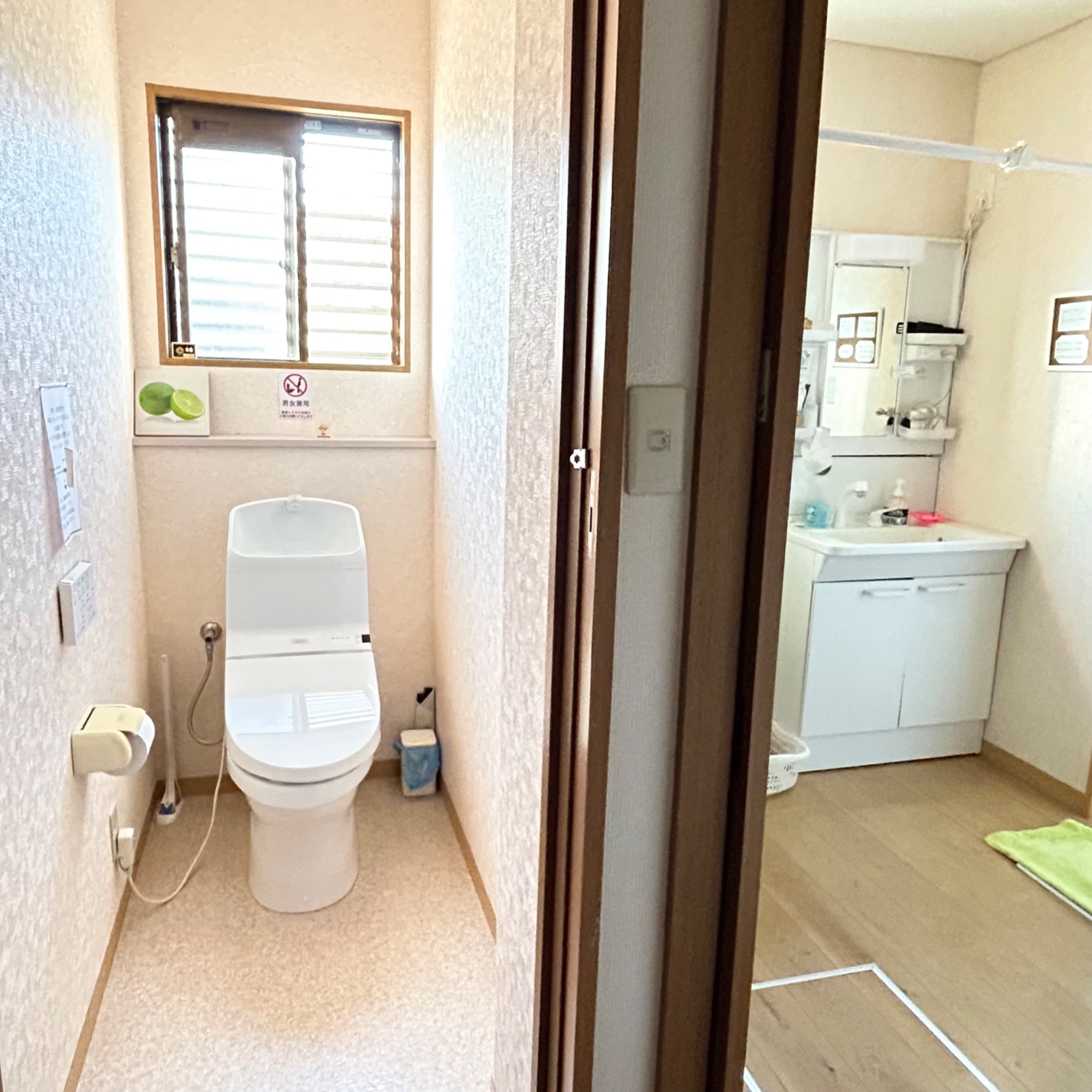 1階と2階にトイレあり。(1階はウォシュレット付き)