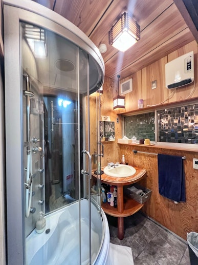 Share Bathroom Shower Cabin