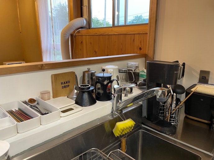 キッチン_1_カトラリー（箸、スプーン、フォーク、コーヒードリップセット、電気ケトル、炊飯器、...