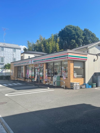 コンビニはお部屋から徒歩１分です！