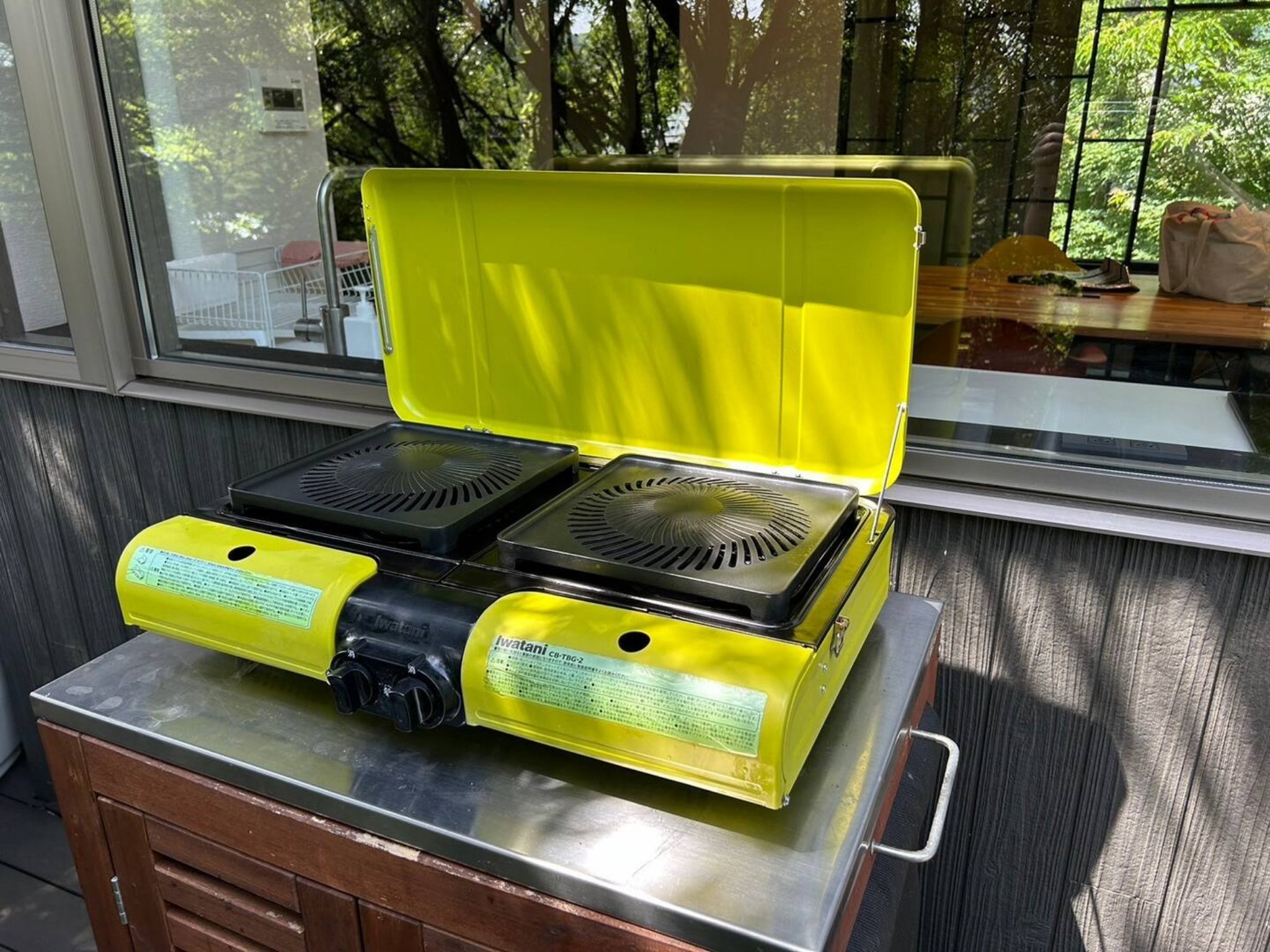 夏はテラスでBBQ