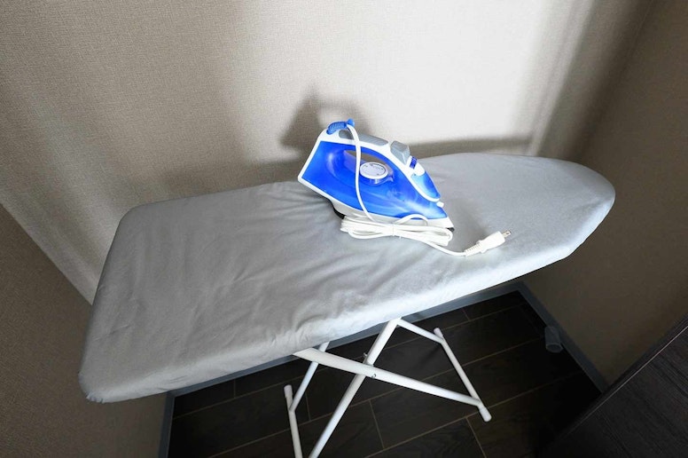 Iron and ironing board are provided☆...