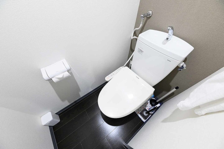 Toilet with bidet function! ウォシュレット付きトイレ