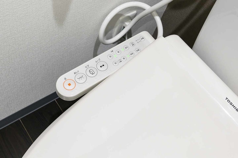 Toilet with bidet function! ウォシュレット付きトイレ