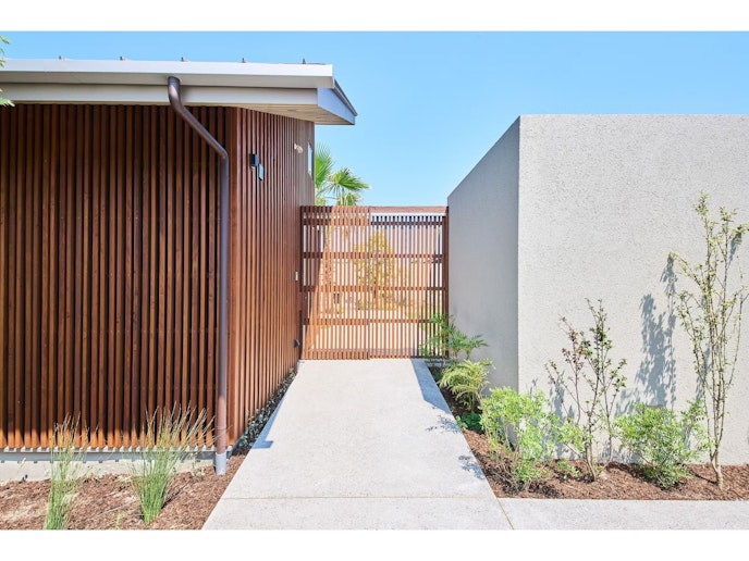 この門扉の先にはフルプライベート空間が広がります