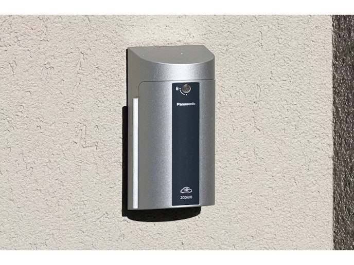 EV車用の充電器も完備しております。