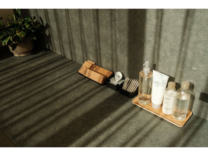 こだわりのアメニティはサステナブルな竹製。