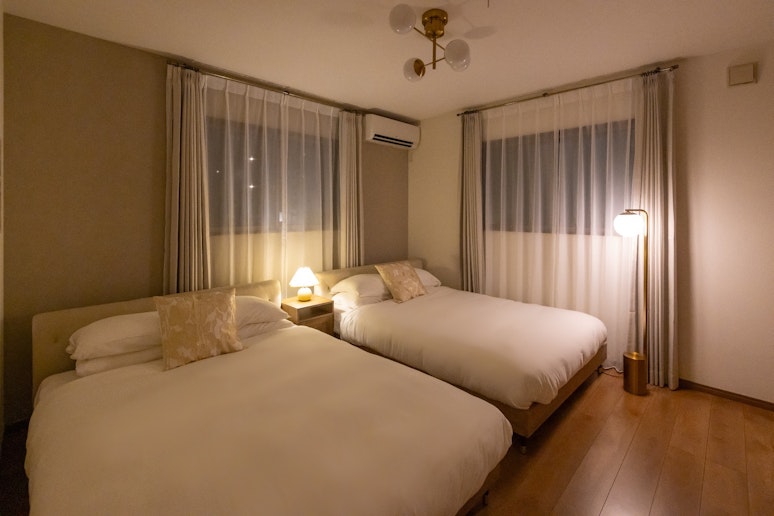 寝室３：ダブルベッド２台