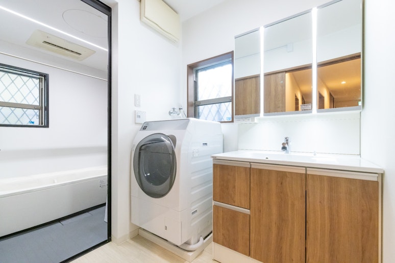 ランドリールーム：ドラム式洗濯乾燥機