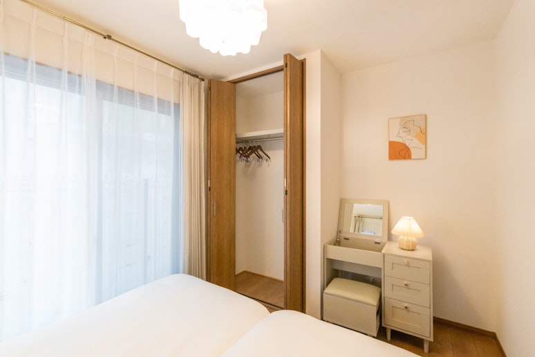 寝室１：シングルベッド２台