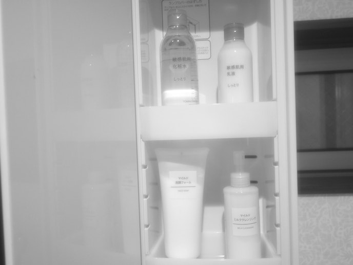 化粧水、クレンジング、保湿クリーム、ドライヤーなどございます。