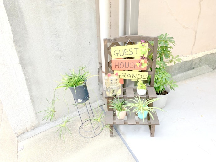 GUESTHOUSE GRANDEが当施設の目印です！