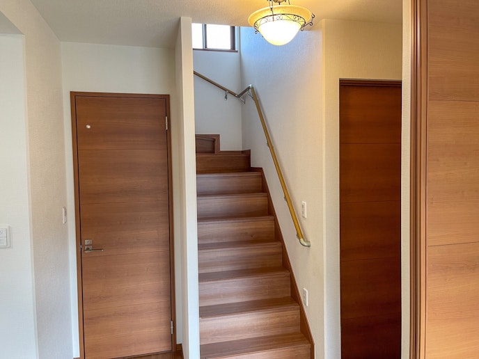 二階には寝室が３部屋ございます