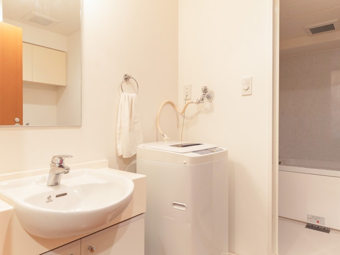 ・【洗面所】身だしなみを整えてからお出かけください