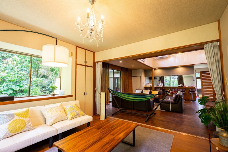 サブリビング・メインリビングがつながっていて、大人数でも一体感を持って楽しめます。