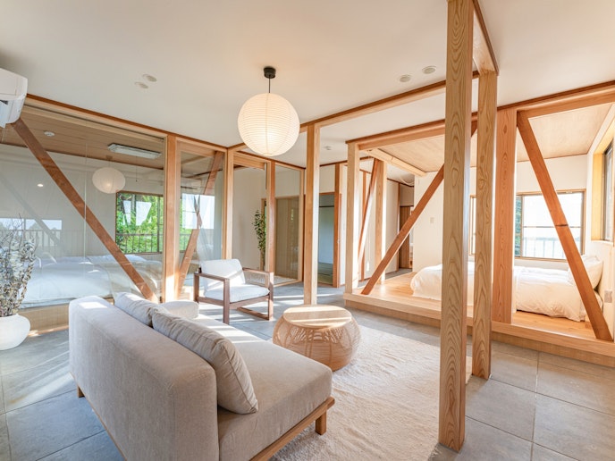 ・【ラウンジ】2階の寝室の中心にあります。団欒のスペースとしてご利用ください