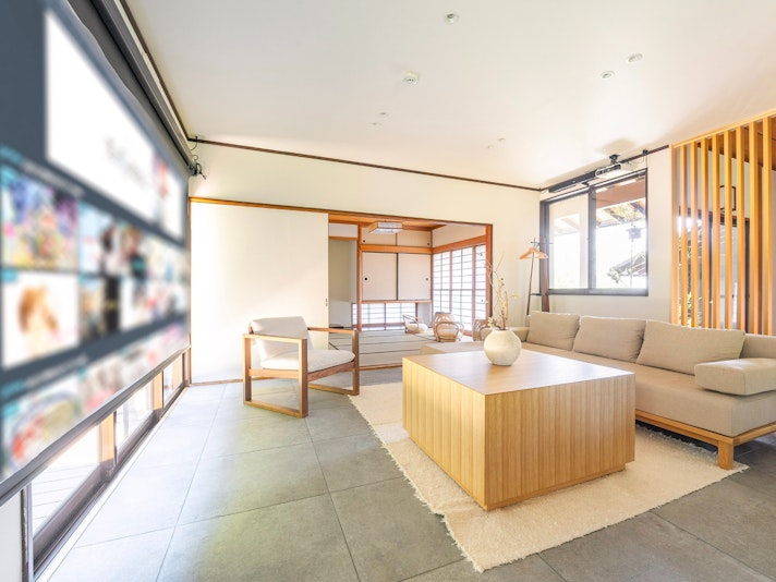 ・【リビング】プロジェクター＆120インチ大型スクリーンを完備