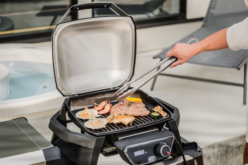 追加オプションで最新式のバーベキューグリルが利用可能。搭載されたスマートテクノロジーによって、...