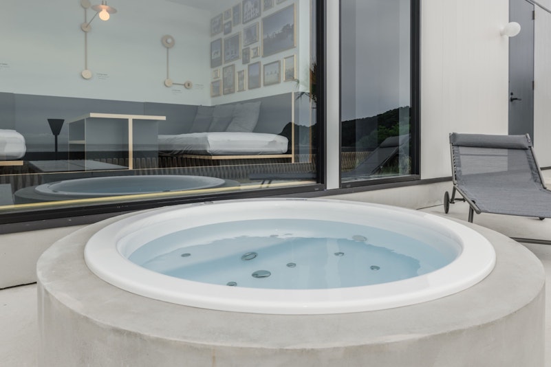 「海とつながる」インフィニティテラスにはジェットバスを備え付けております。ビーチベッドで海を眺...