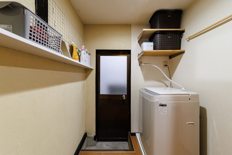 ランドリー　洗剤、バスルーム用消耗品あり