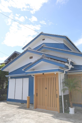 和モダンのカッコイイ外観　A stylish exterior with a modern...