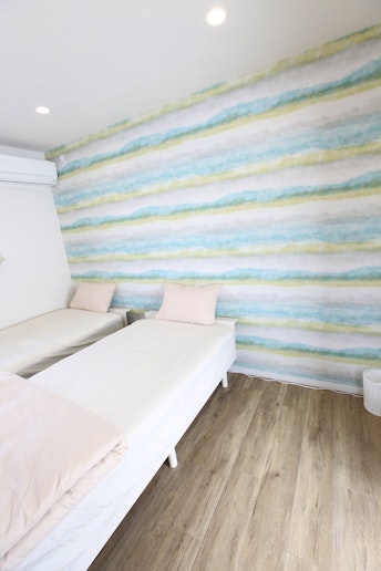 2階の寝室2名部屋　Second-floor bedroom for two guests.