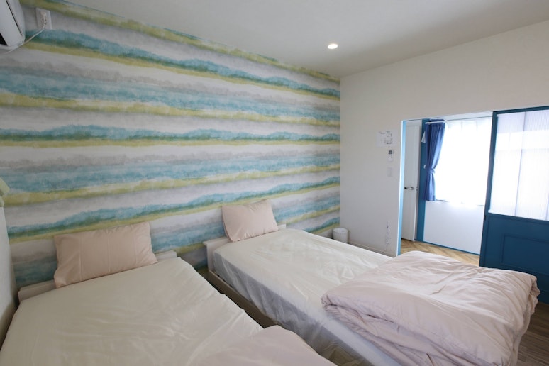 2階の寝室2名部屋　Second-floor bedroom for two guests.