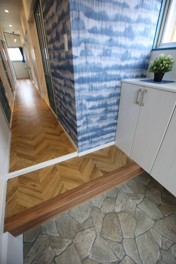 玄関エントランス　Entrance foyer.