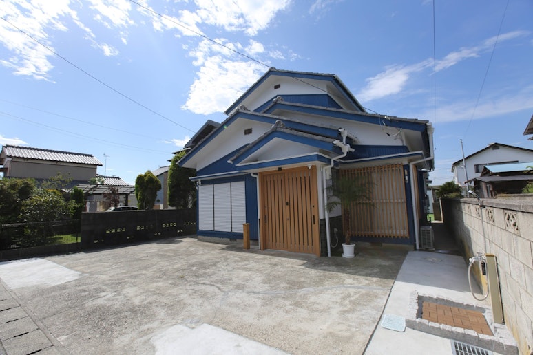 お車は3台ほど停められます　You can park up to three cars.