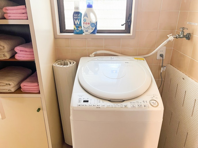 ・【洗濯機】洗剤や柔軟剤付き。滞在中洗濯できるのでかさばる衣類の荷物を減らせます