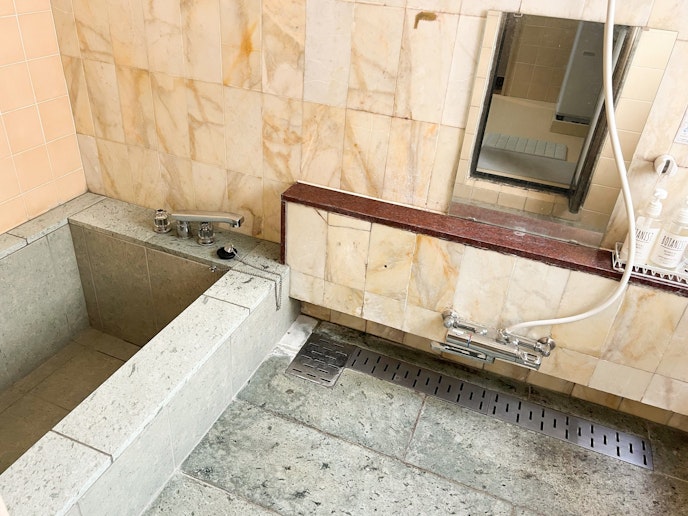 ・【2階バスルーム】広い洗い場付き。シャンプー・コンディショナー等もご用意