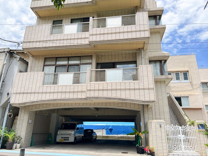 ・【外観】2階と3階のワンフロア利用はもちろん、2階・3階の貸切利用もOK