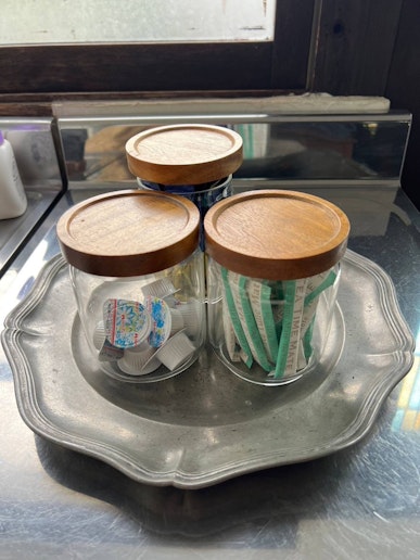 インスタントコーヒー・ミルク・シュガー