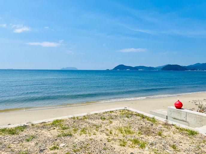 お庭の階段を降りるとビーチが広がります。