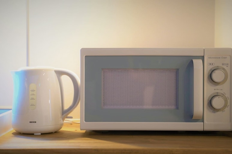 電気ケトルと電子レンジは必須ですよね