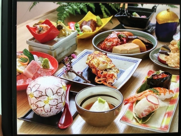 季節の懐石料理をご堪能ください。※お料理は一例です。