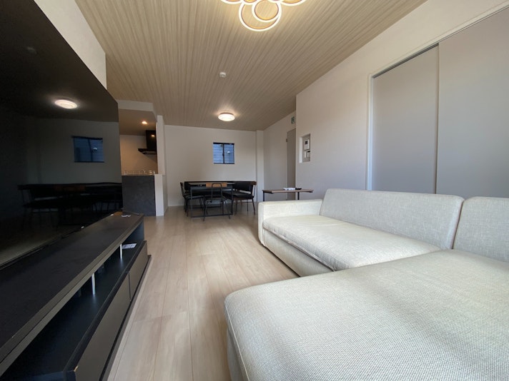 ゆったりと座れるカウチソファ