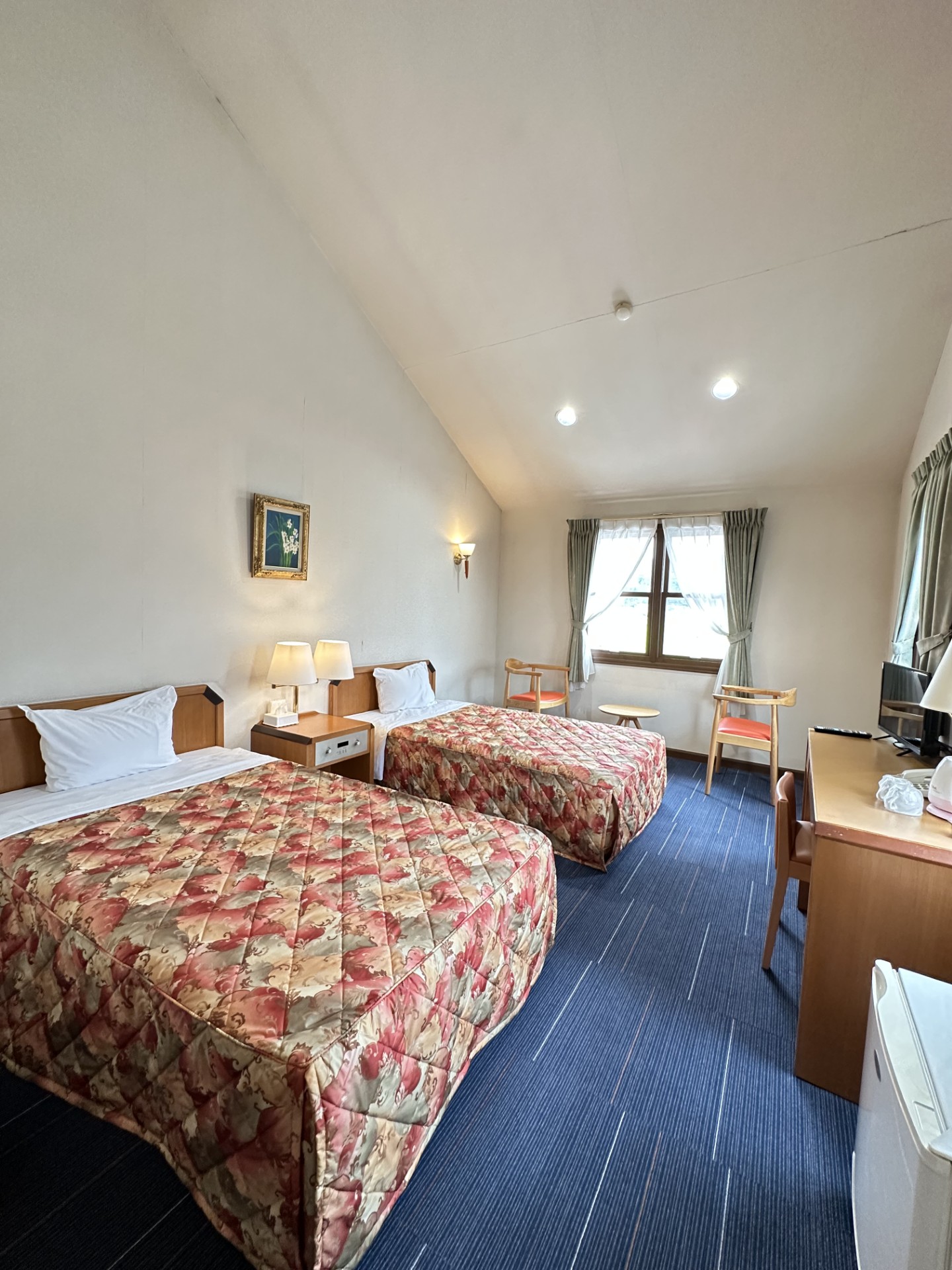 洋室ツインのお部屋です