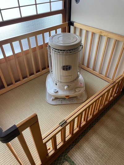 昔懐かしの石油ストーブ　湯を沸かしてコーヒーをお飲みください