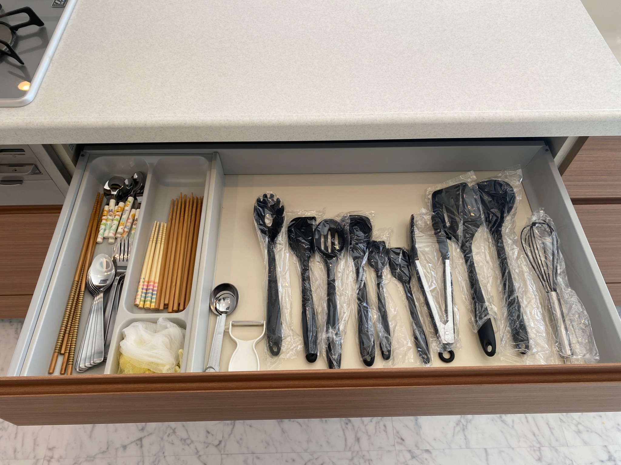 必要最低限のキッチン用品揃えております。