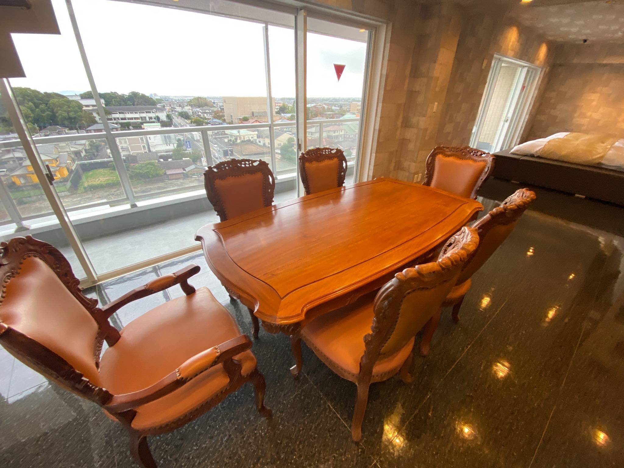 景色を見ながらお食事を。