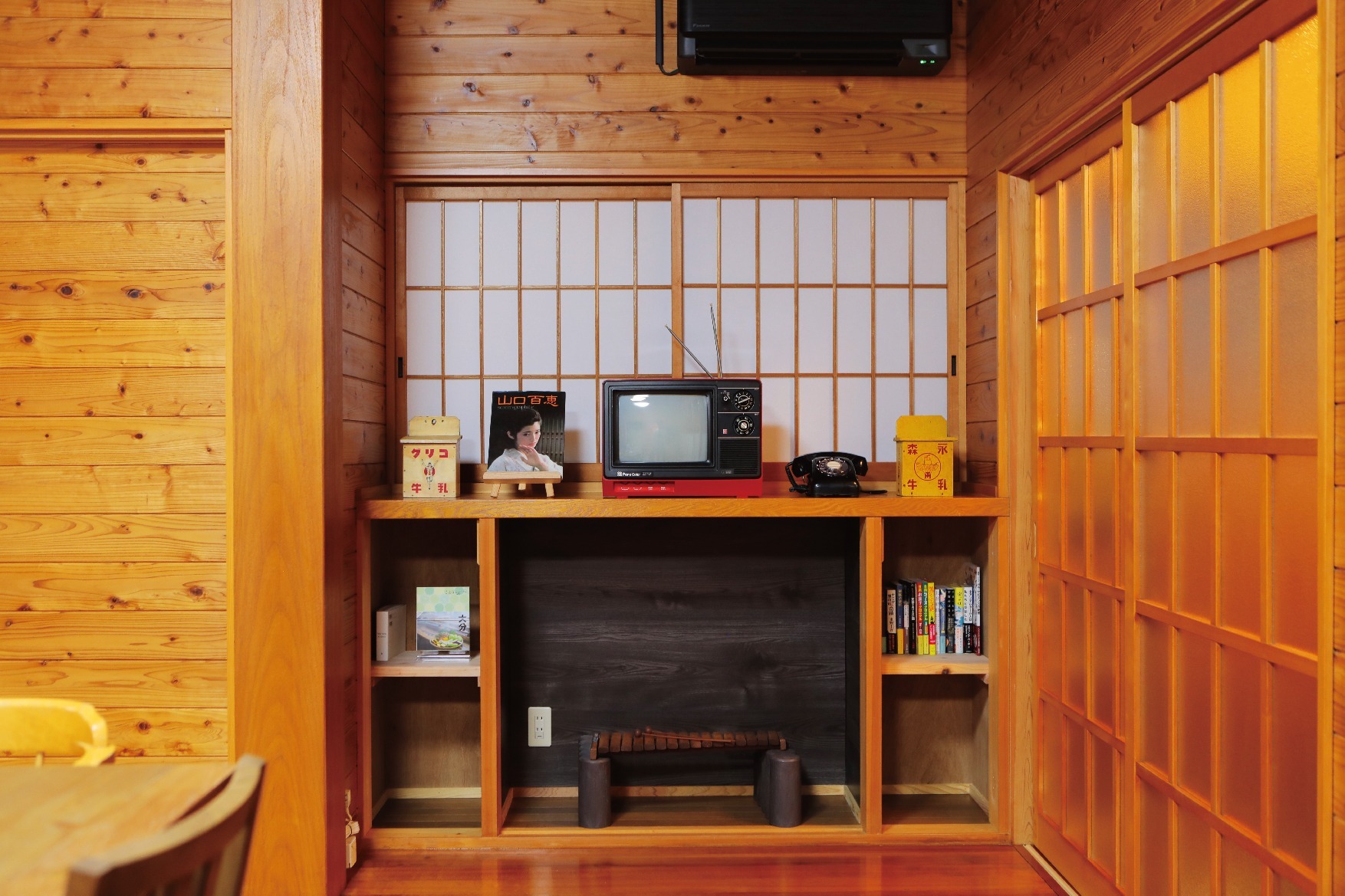 昭和レトロなアイテムも展示しております。