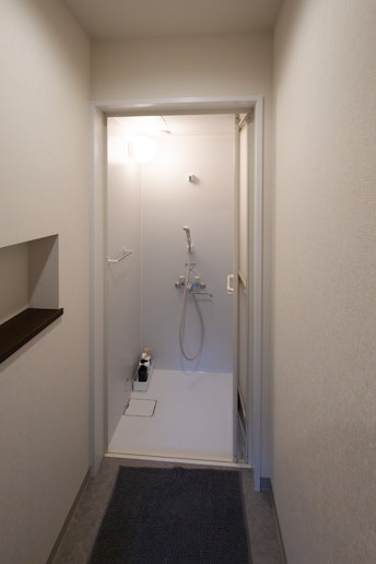 1階シャワー室【共用スペース】男性2室女性1室あります