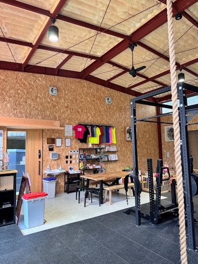 ジム受付、キッズスペース