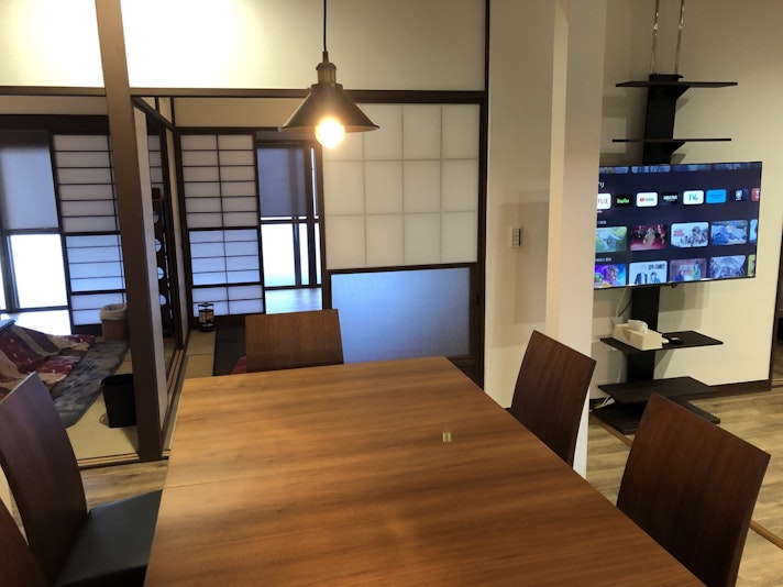 ダイニングキッチン　スマートTV NetFlix.Amazon...