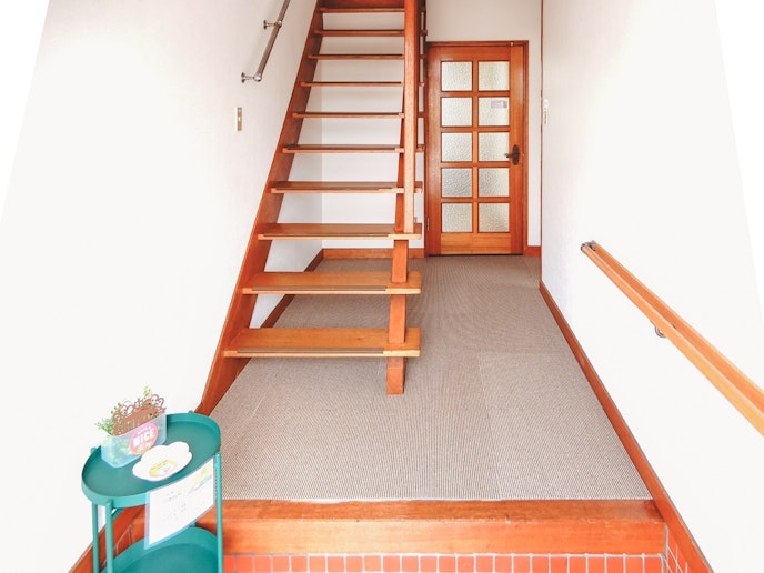 Entrance and stairs